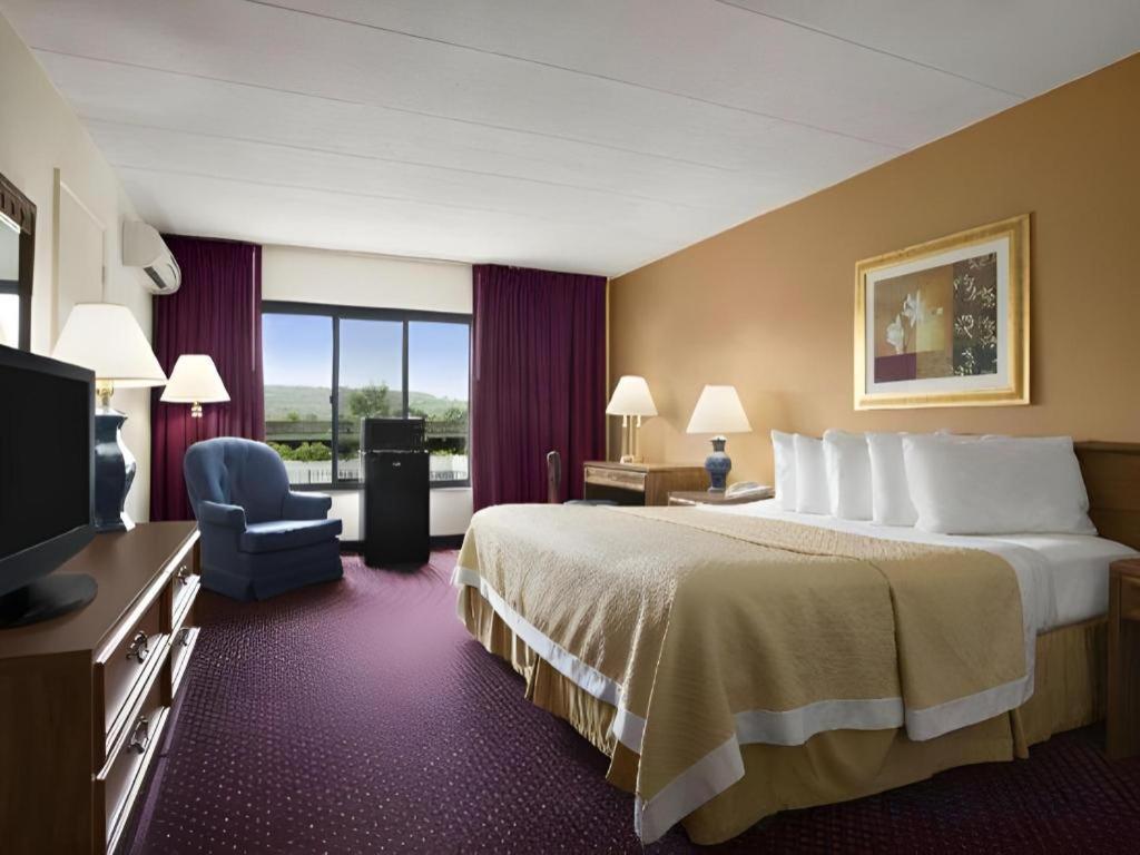 Ramadaby Wyndham Pittsburgh-New Stanton Hotel Kültér fotó